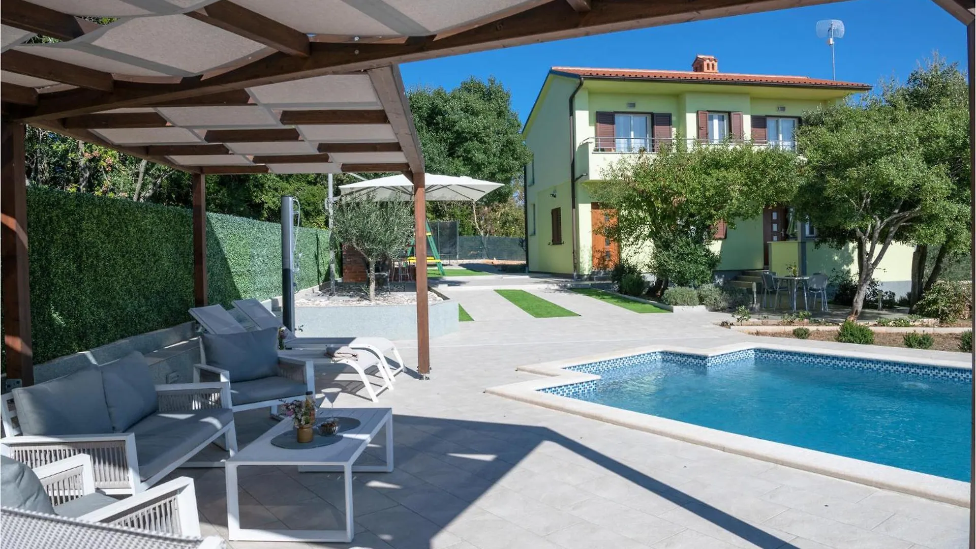 Awesome Home In Peruski With Wifi Croatia