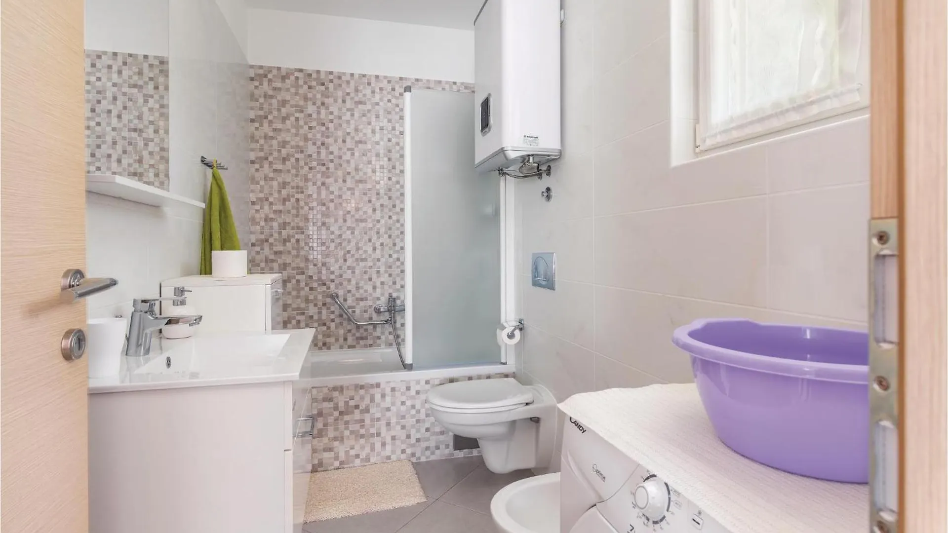 Awesome Home In Peruski With Wifi Holiday home