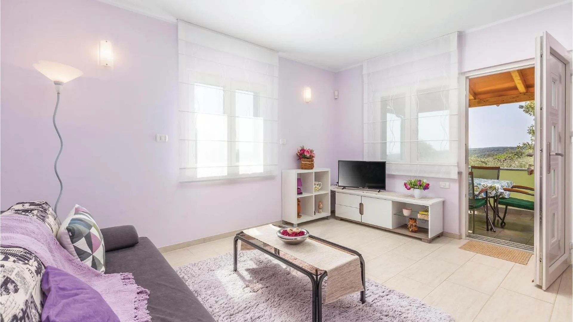 Awesome Home In Peruski With Wifi 0*,