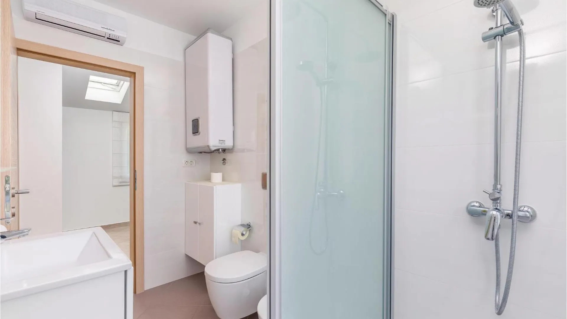 Awesome Home In Peruski With Wifi Croatia