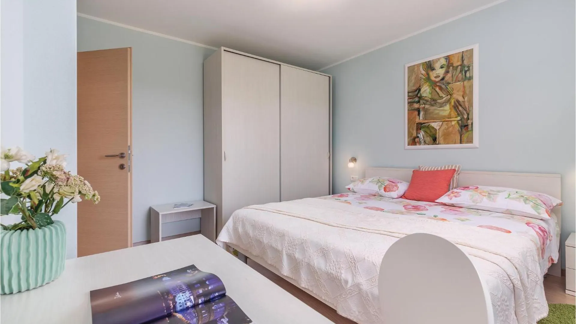 Awesome Home In Peruski With Wifi